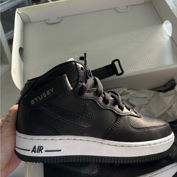 Stussy x Nike Air Force - Picture 4 of 5